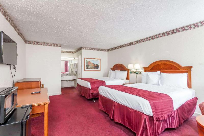 Knights Inn Hurricane Mills image