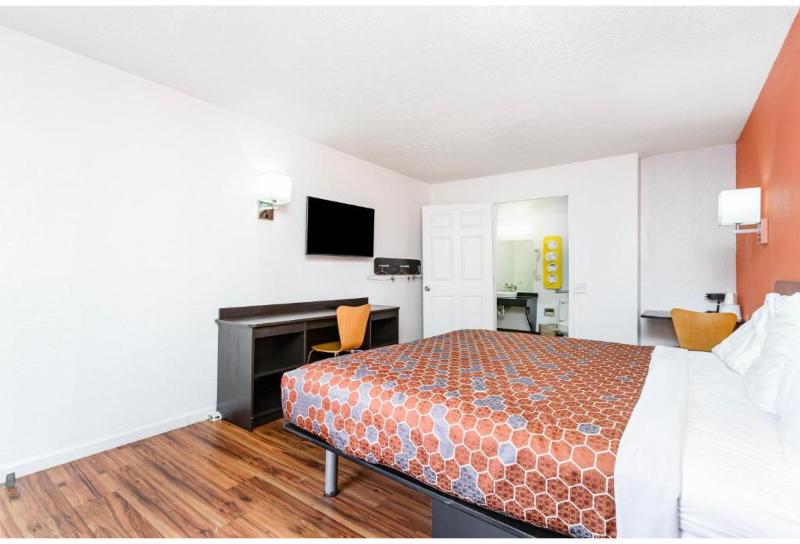 Relax Inn by OYO Columbus OH I 70 image