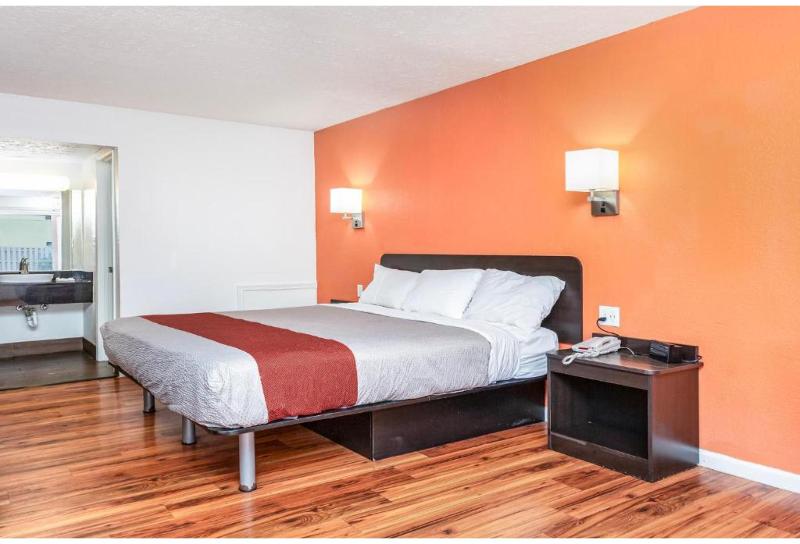 Relax Inn by OYO Columbus OH I 70 image