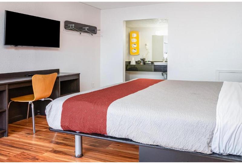 Relax Inn by OYO Columbus OH I 70 image