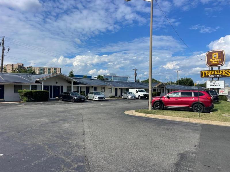 Budget Host Travelers Motel — general view