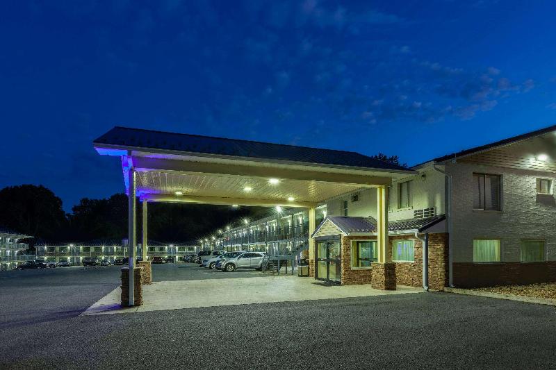 Days Inn by Wyndham Charles Town image