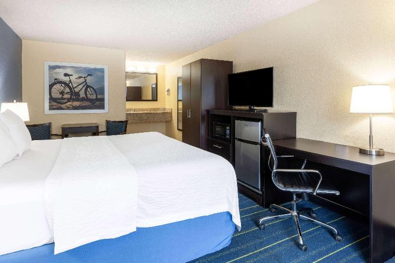 Days Inn by Wyndham Charles Town image
