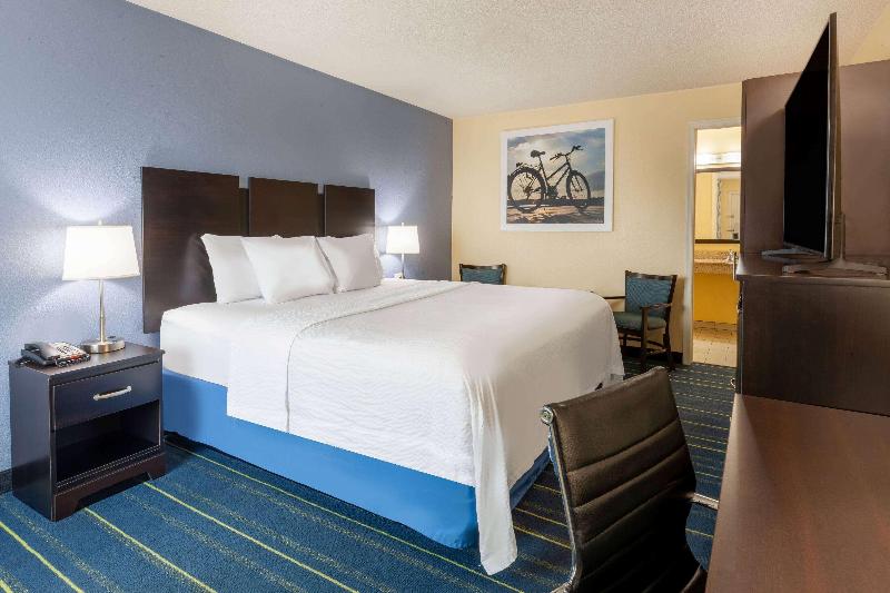Days Inn by Wyndham Charles Town image