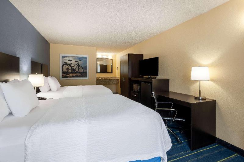 Days Inn by Wyndham Charles Town image