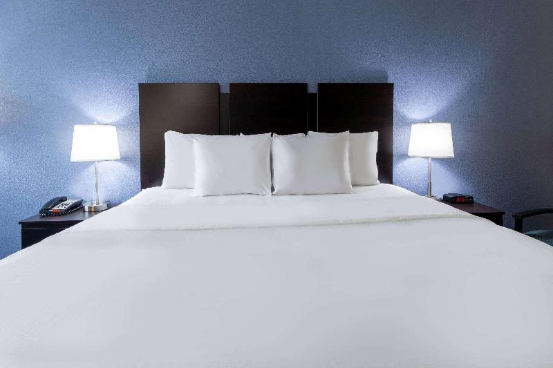Days Inn by Wyndham Charles Town image