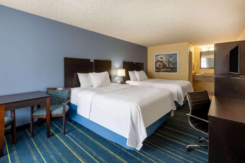Days Inn by Wyndham Charles Town image