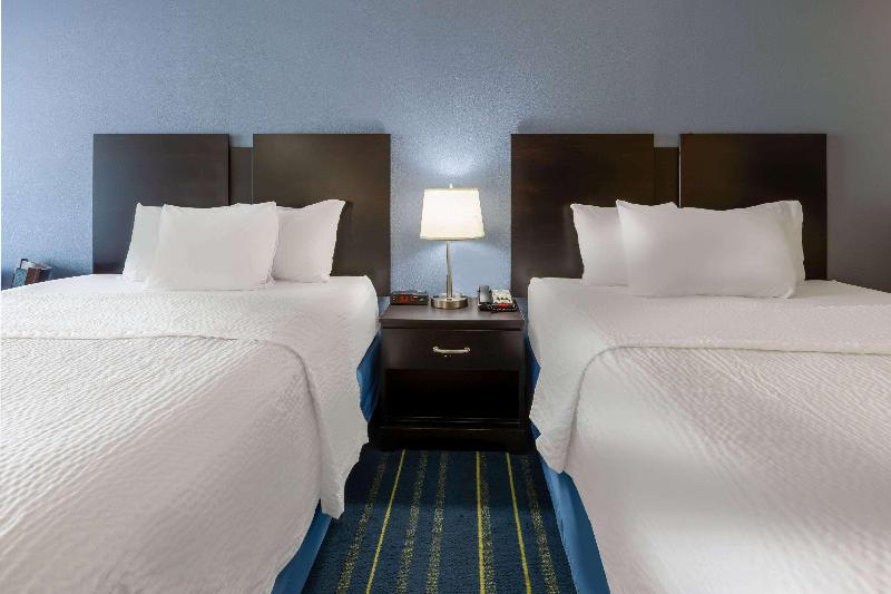 Days Inn by Wyndham Charles Town image