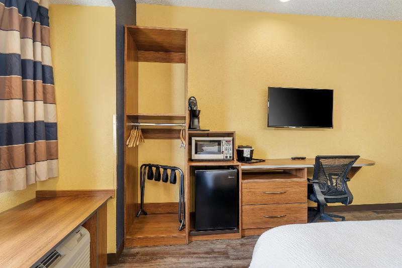 SureStay Plus Hotel by Best Western Keyser image 6