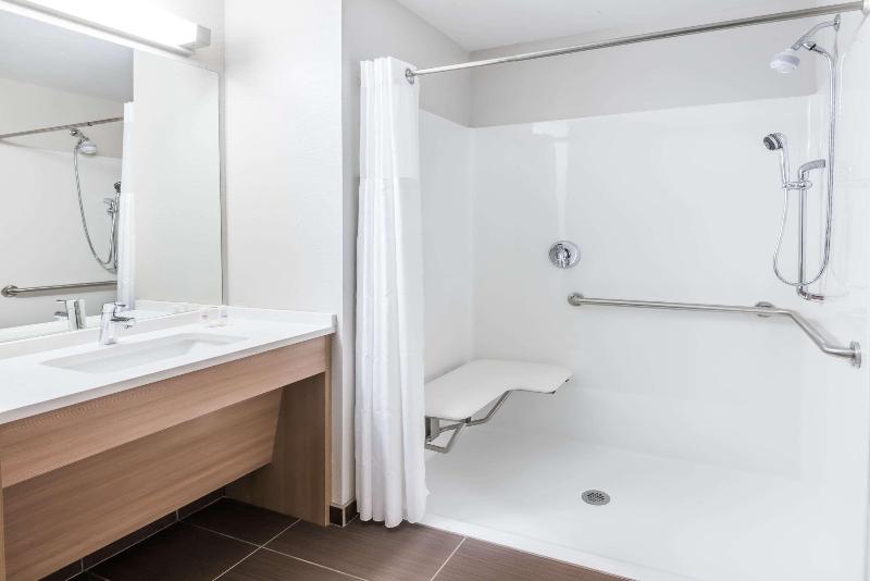Microtel Inn & Suites Penn Yan Finger Lakes Regio image