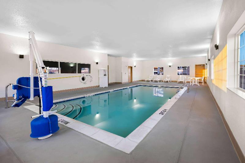 Microtel Inn And Suites By Wyndham Sweetwater image