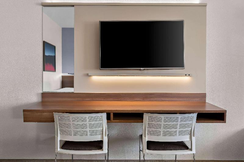 Microtel Inn And Suites By Wyndham Sweetwater image