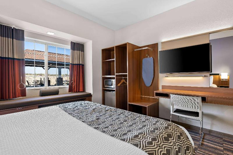 Microtel Inn And Suites By Wyndham Sweetwater image