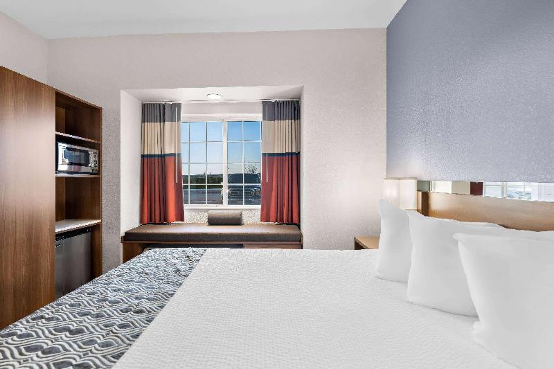 Microtel Inn And Suites By Wyndham Sweetwater image
