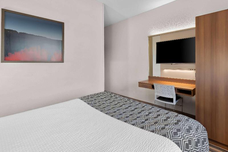 Microtel Inn And Suites By Wyndham Sweetwater image