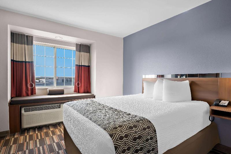Microtel Inn And Suites By Wyndham Sweetwater image