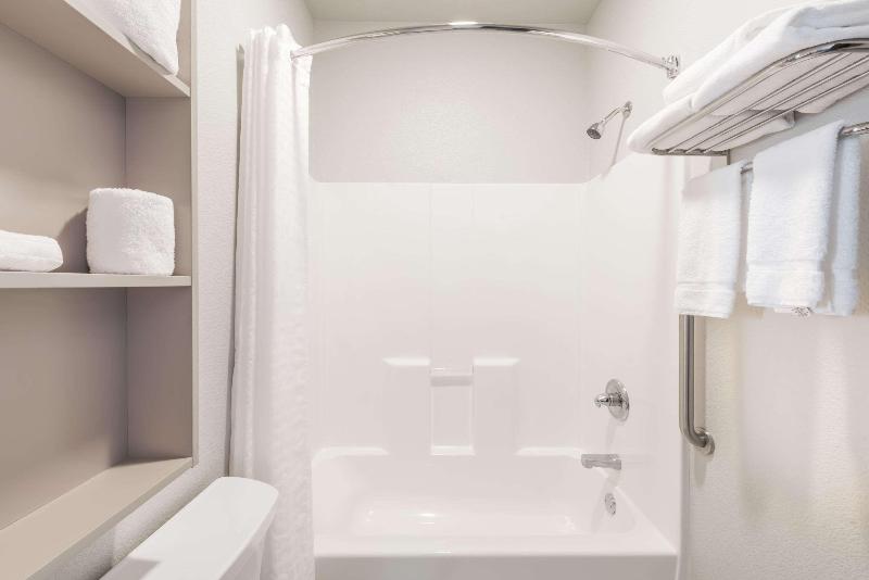 Microtel Inn And Suites By Wyndham Sweetwater image