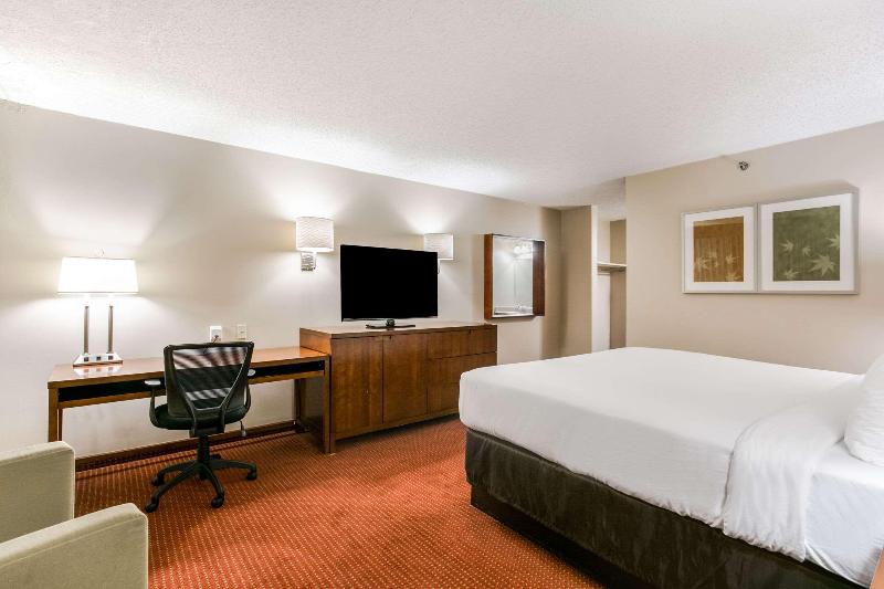 Clarion Hotel BWI Airport image