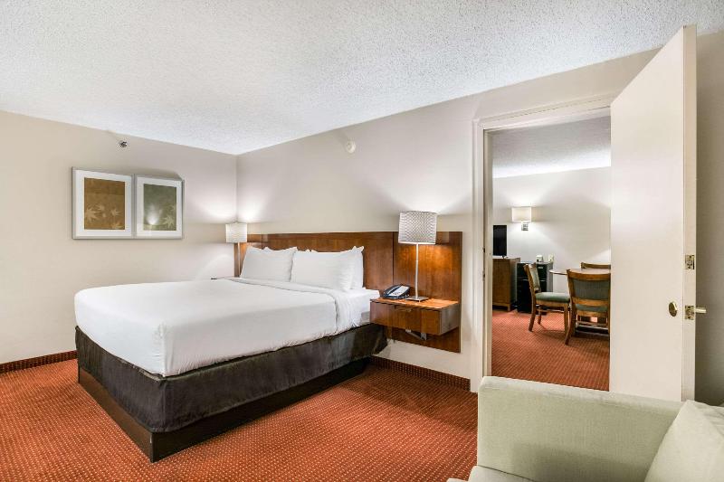 Clarion Hotel BWI Airport image