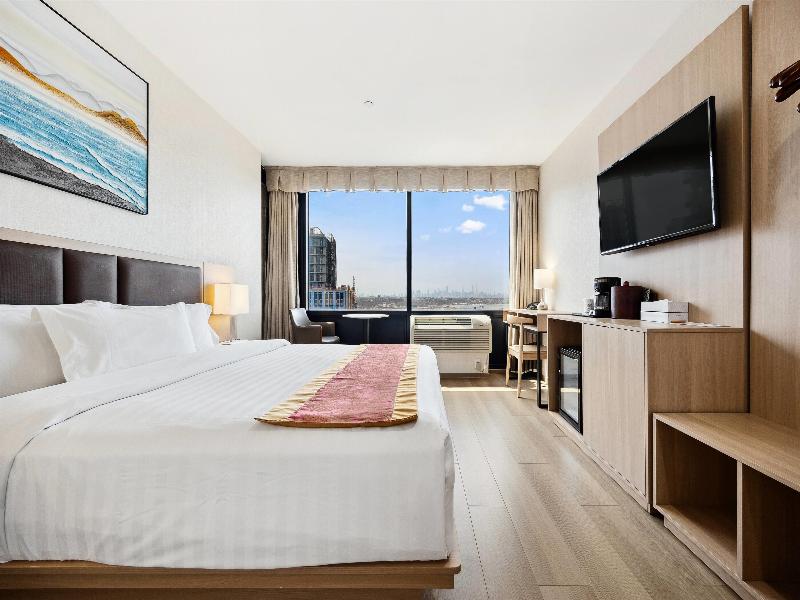 Ramada by Wyndham Flushing Queens image