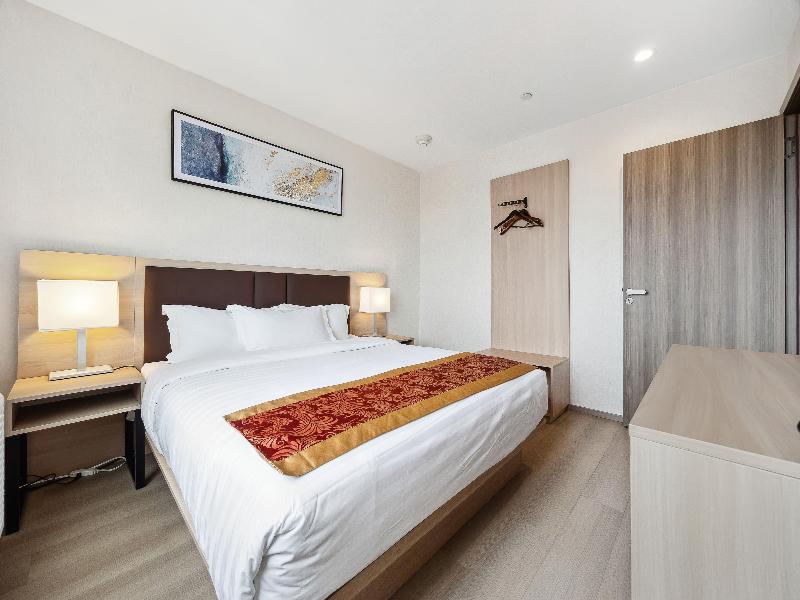 Ramada by Wyndham Flushing Queens image