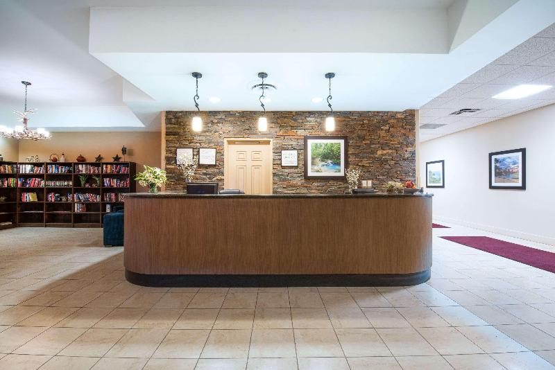 Ramada by Wyndham Williston Airport