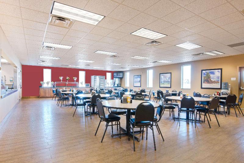 Ramada by Wyndham Williston Airport