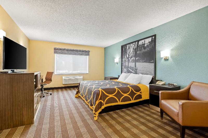 Super 8 by Wyndham Osseo WI image