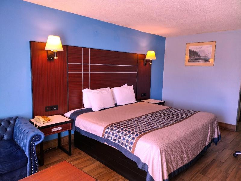 Super 8 by Wyndham Richland/Jackson Area image