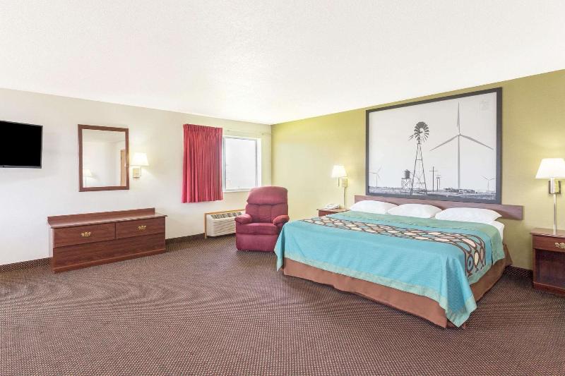 Super 8 By Wyndham Cresco Ia image 2