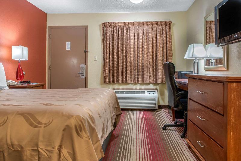 Quality Inn Columbus-East image