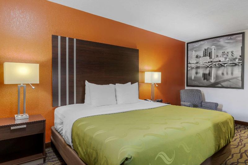 Quality Inn Columbus-East image