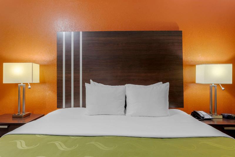 Quality Inn Columbus-East image
