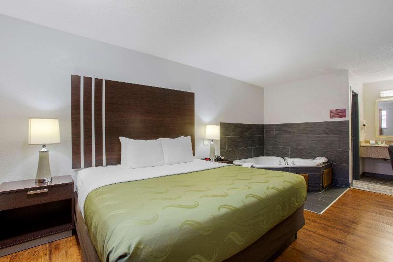 Quality Inn Columbus-East image
