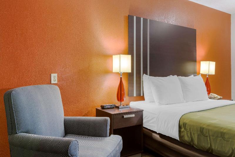 Quality Inn Columbus-East image
