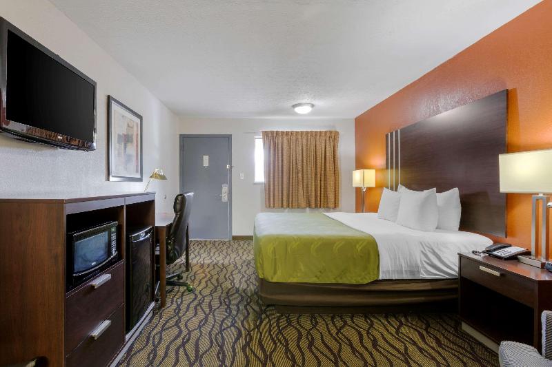 Quality Inn Columbus-East image
