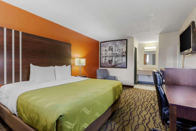 Quality Inn Columbus-East image