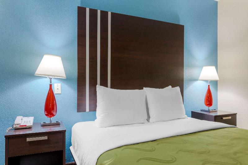 Quality Inn Columbus-East image