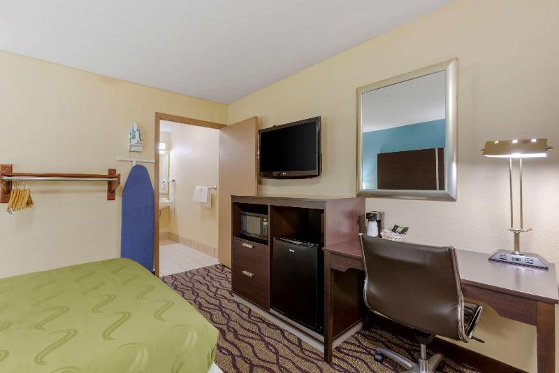 Quality Inn Columbus-East image