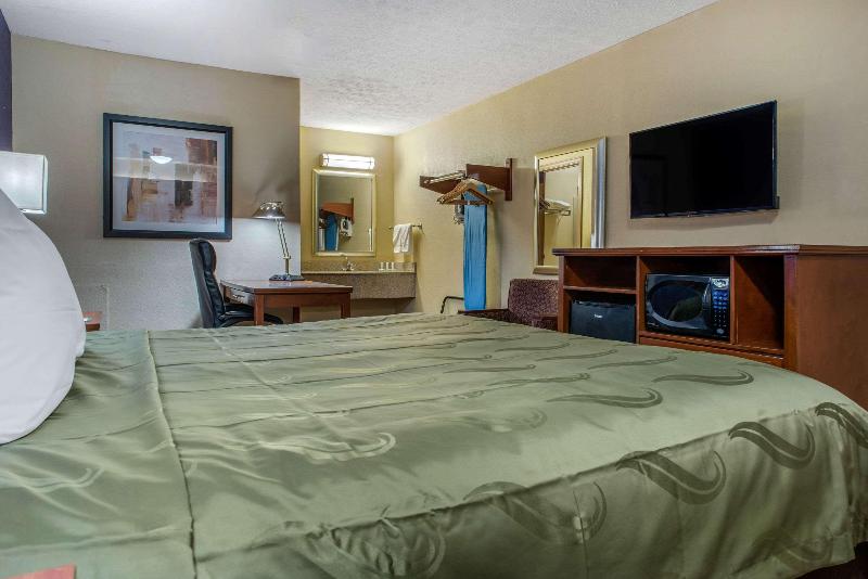 Quality Inn Columbus-East image