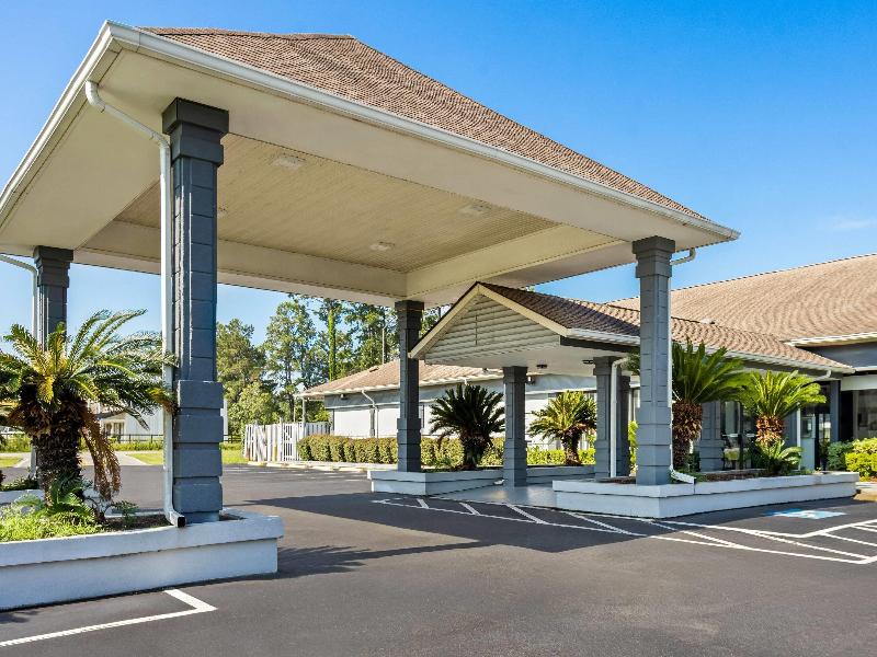 Super 8 by Wyndham Hardeeville image