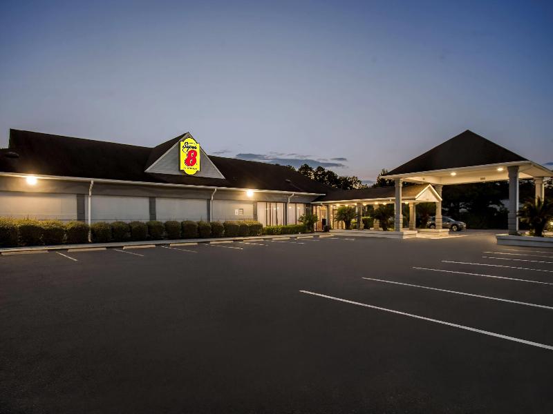 Super 8 by Wyndham Hardeeville image