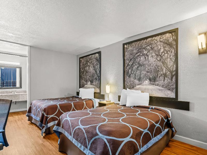 Super 8 by Wyndham Hardeeville image