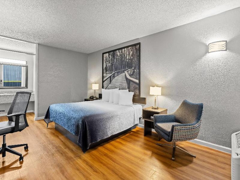 Super 8 by Wyndham Hardeeville image