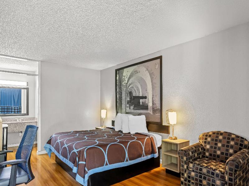 Super 8 by Wyndham Hardeeville image