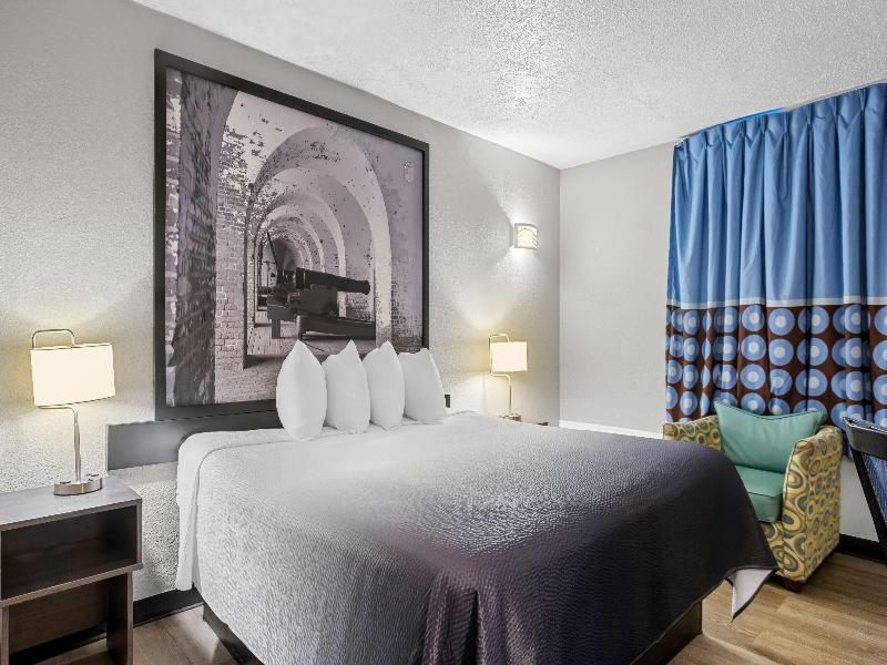 Super 8 by Wyndham Hardeeville image