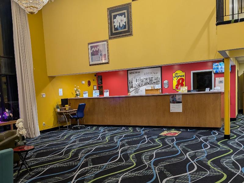 Super 8 By Wyndham Staunton image