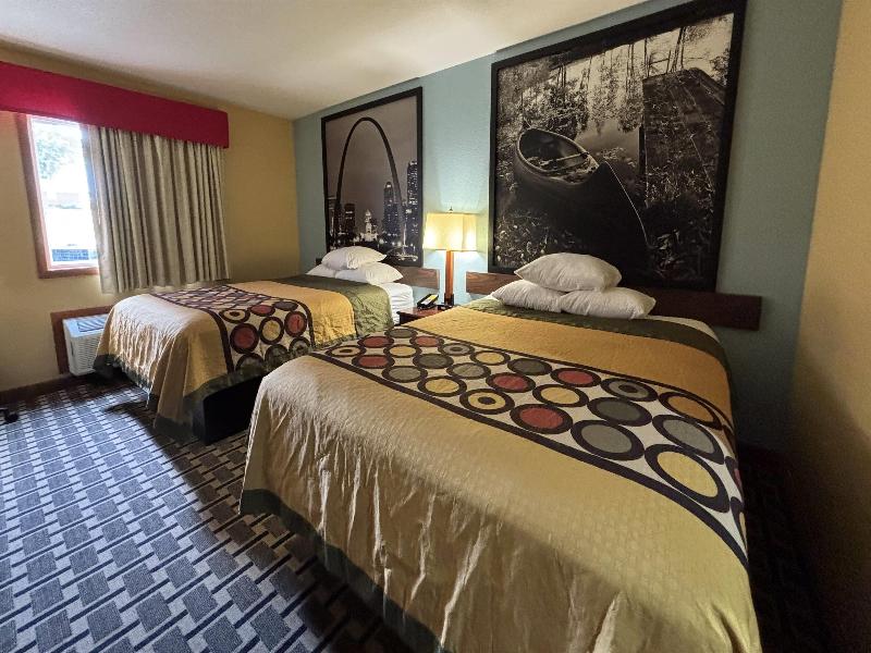 Super 8 By Wyndham Staunton image