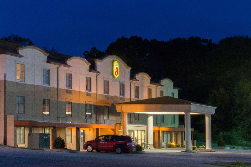 Super 8 By Wyndham Beaver Falls image