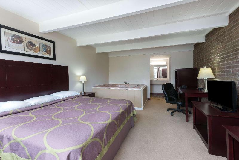 Super 8 By Wyndham Beaver Falls image